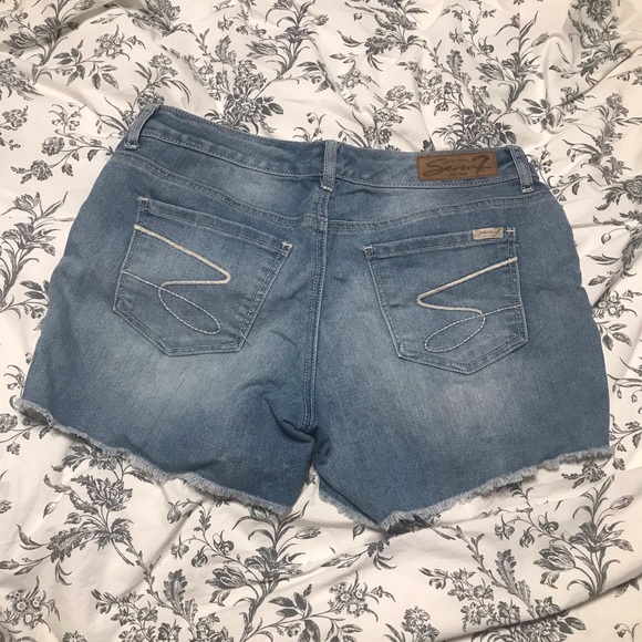 Jean Shorts - Picture 2 of 2